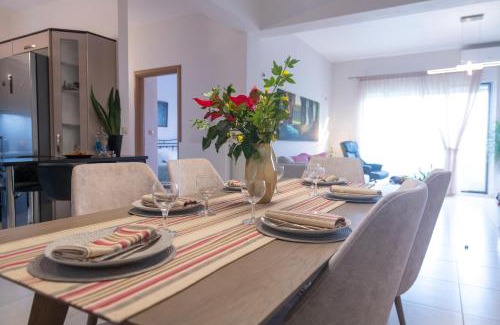 Tymbaki Apartment | Family-Friendly 4 Seasons Ideal House – Guest Rated 10/10