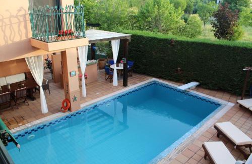 Trikala Villa | Relaxing 4-Star Pool Villa Near Meteora with Ocean Views