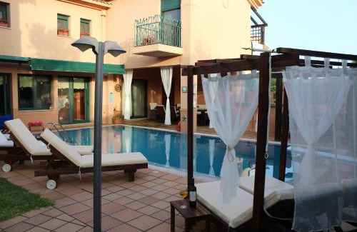 Trikala Villa | Relaxing 4-Star Pool Villa Near Meteora with Ocean Views