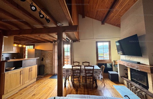 Matemale Ski Chalet | Family-Friendly Chalet Matemale with Spa and Kitchen Amenities