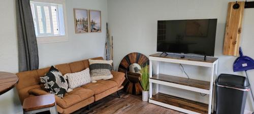 North Star House | Relax at 4 Slumber Village - AK Outback, Pet Friendly Retreat