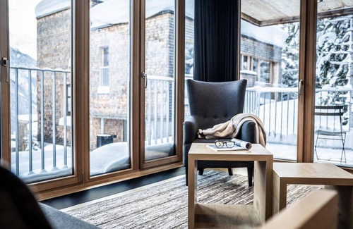 Großdorf Ski Chalet | Cozy 4-Star Apartment Steps from the Piste with Breakfast