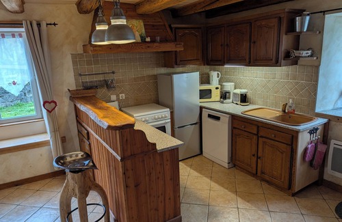 Vertamboz House | Inviting 4-Star Cottage Near Waterfalls and Lakes
