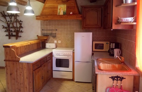 Vertamboz House | Inviting 4-Star Cottage Near Waterfalls and Lakes