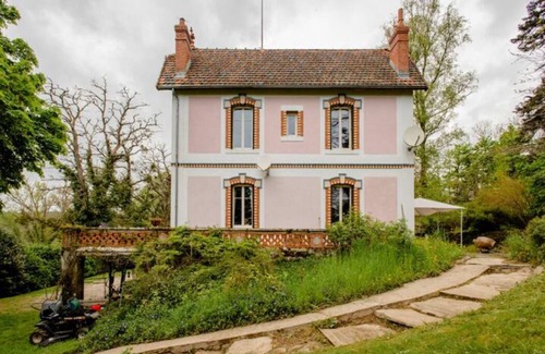 Chissey-en-Morvan House | Last Minute Deal: 50% Off 4-Star Stay for Up to 13 Guests