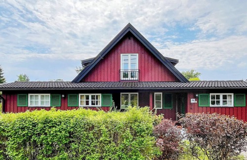 Grisslehamn House | Stylish 4-Star Holiday Home with Oceanfront Bliss