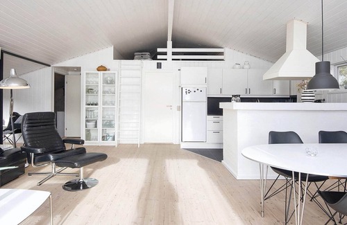 Juelsminde House | Relaxing 4-Star Holiday Home with Ocean View in Juelsminde