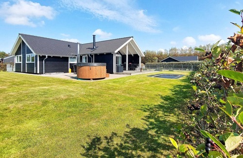 Bork Havn House | Guest Rated 10/10: Family-Friendly Holiday Home in Hemmet