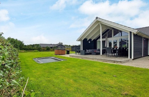 Bork Havn House | Guest Rated 10/10: Family-Friendly Holiday Home in Hemmet