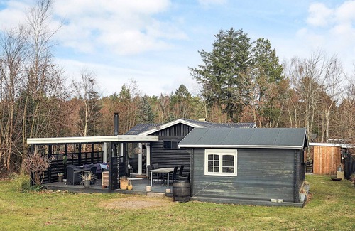 Hou House | 4 Star Holiday Home in Hals