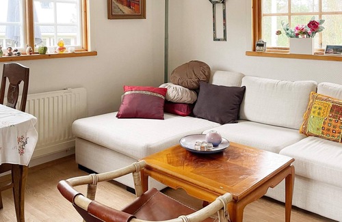 Vaddo House | Elegant 4-Star Holiday Home in VÄDDÖ with Kitchen & Family Amenities