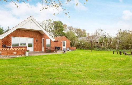 Vemb House | Charming 4-Star Holiday Home with Oceanfront Views in Vemb