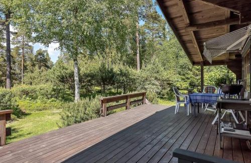 Yxlan House | Family-Friendly Retreat at Holiday Home YXLAN IV