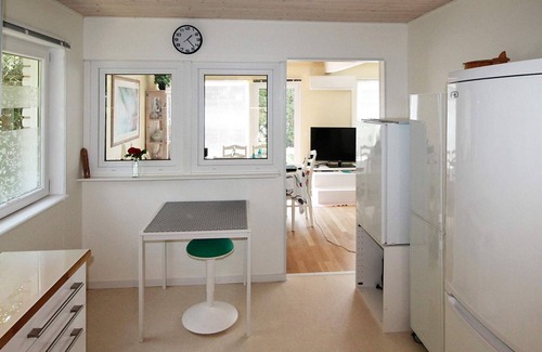 Harplinge House | Cozy 4-Star Holiday Home in Harplinge with Kitchen & Breakfast