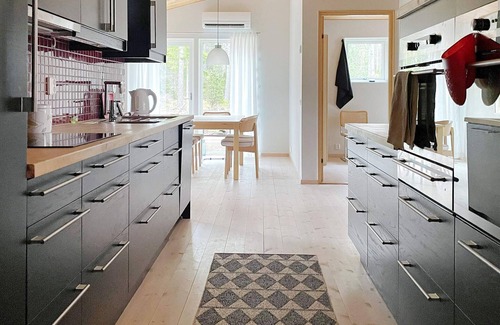 Klintehamn House | Cozy 4-Star Holiday Home with Ocean View in Klintehamn