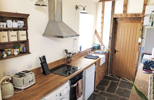 Tirabad Cottage | Experience Drovers Retreat: Pet-Friendly & Family-Oriented