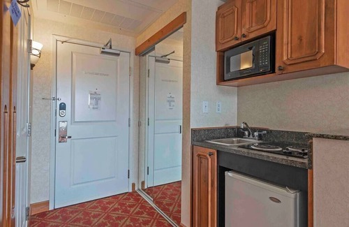 Zermatt House | Experience Comfort at Zermatt Resort King Suite Near Park City