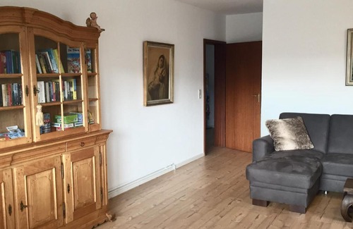 Tolk Apartment | Top-Rated 4-Star Getaway: Herbert's Herberge Awaits You