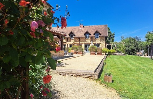Saint-Aubin-de-Nabirat House | Family-Friendly 4 Stone Gites with Pool & Fun Activities