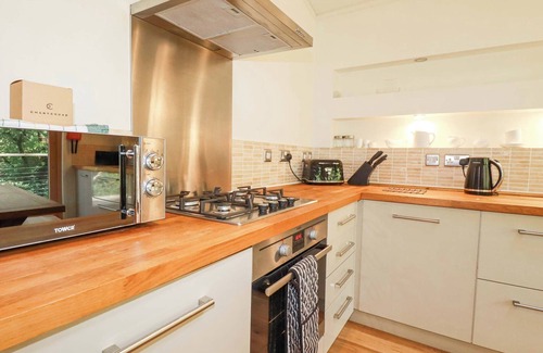 Looe Cottage | Pet-Friendly 4 Stonerush Valley with Spa and Hot Tub