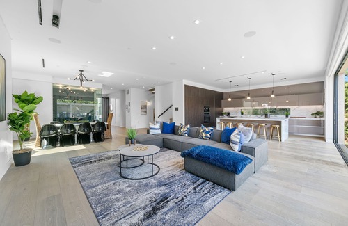 Melrose House | Elegant West Hollywood Villa with Pool & Rooftop Retreat