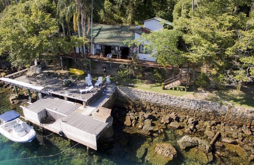 Ilha Grande House | Seafront Suites with Pool and Spa in Tropical Paradise