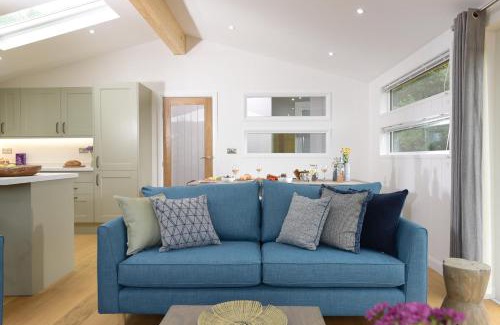 Looe House | Discover 4 Valley View: A Comforting 4-Star Retreat