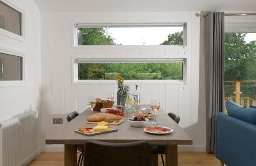 Looe House | Discover 4 Valley View: A Comforting 4-Star Retreat