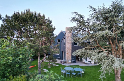 Vannes Villa | Elegant Villa by the Water with Jacuzzi & Marina Access