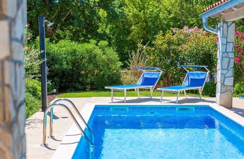 Milohnici Villa | Modern Villa with Private Pool & Oceanfront Views