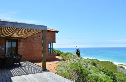 Paradise Beach House | Oceanfront 4 Zwaan: Guest Rated 9.6 with Ocean Views