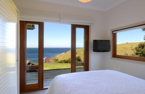 Kiama Heights Other | Oceanfront Retreat: Private Farm with 180-Degree Views