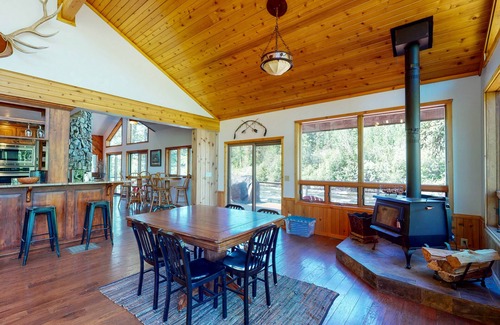 Ashton Cabin | Secluded Retreat on Fall River with Family-Friendly Amenities