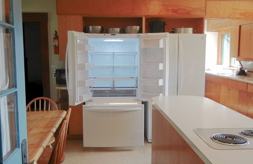 Bridgton House | Idyllic Beachfront Estate for Family Reunions & Retreats