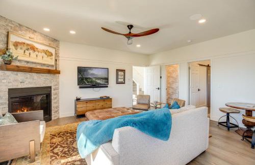 Glenwood Springs House | Contemporary Retreat with Balcony Views and Cozy Fireplace