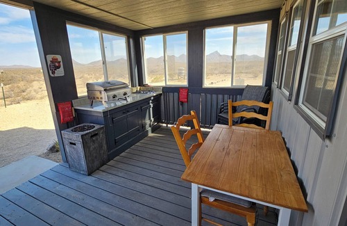 Alpine Cabin | Discover Comfort at Black Cat Ranch: Family-Friendly Retreat