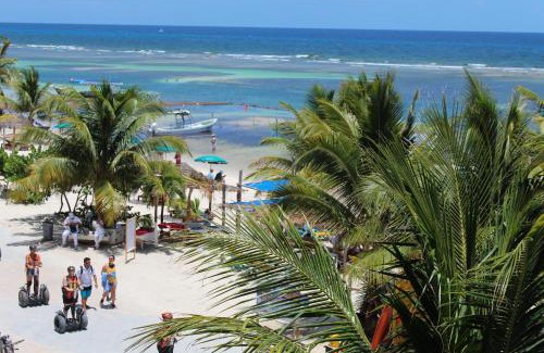 Mahahual Hotel | Relax at 40 Cañones: Beachfront Escape with Spa & Dining