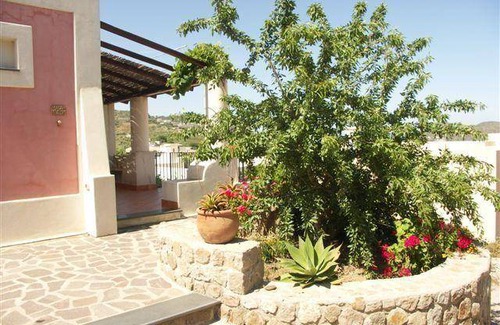 Monte Gallina Apartment | Cozy Apartment for 2 in Lipari, Sicily with Kitchen Access