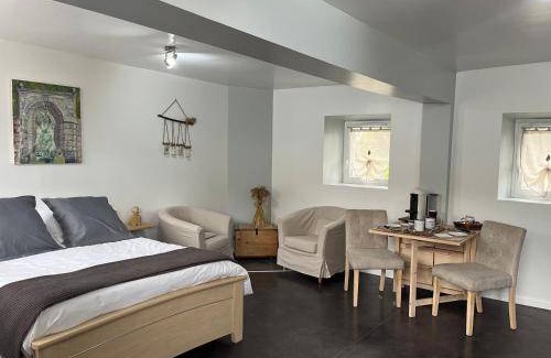 Vexin-sur-Epte Bed & Breakfast | Inviting 40 m² Bed and Breakfast for Up to 4 Guests