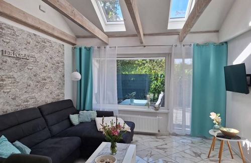 Haffkrug House | Cozy 2-Bedroom Bungalow with Kitchen – Pet Friendly Stay