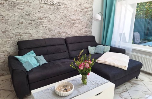 Haffkrug House | Cozy 2-Bedroom Bungalow with Kitchen – Pet Friendly Stay