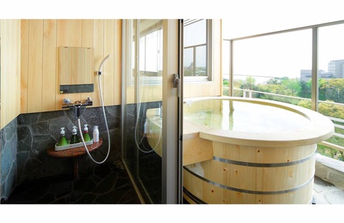 Nagahama Hotel | Comfortable 1-Bedroom Hotel with Kitchen for Two Guests