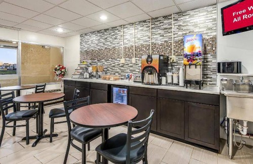Wapakoneta Hotel | Spacious 40 m² Hotel for Up to 6 Guests, Pet-Friendly Stay