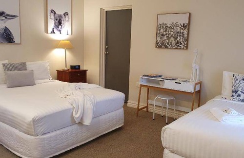 Lancefield Hotel | Spacious 40 m² Hotel with Pool for Up to 6 Guests