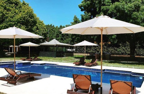 Lancefield Hotel | Spacious 40 m² Hotel with Pool for Up to 6 Guests