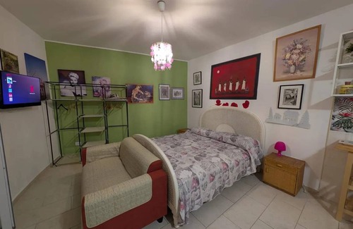 Municipio 4 Apartment | Oceanview Studio Flat for 2 Guests - Family Friendly Retreat