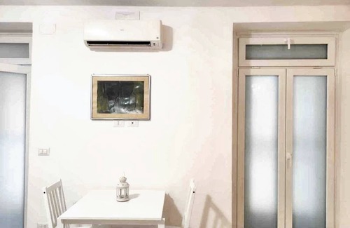 Municipio 4 Apartment | Oceanview Studio Flat for 2 Guests - Family Friendly Retreat