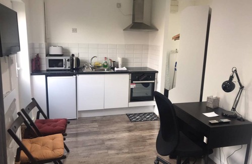 Yeading Apartment | Cozy 40 m² Studio Flat with Kitchen for Two Guests