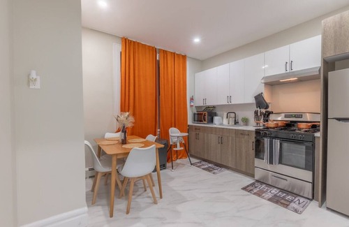 Ampere Apartment | Budget-Friendly Stay for 6 Near EWR Airport with Free Parking