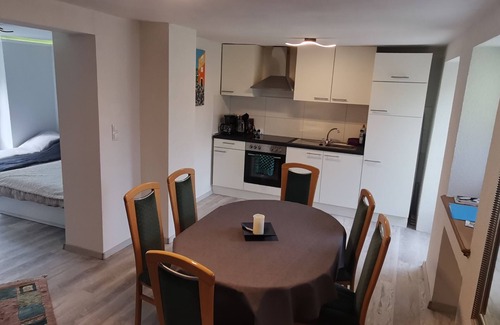 Euren Apartment | Cozy 40 qm Wohnung with Wintergarten and Child-Friendly Garden